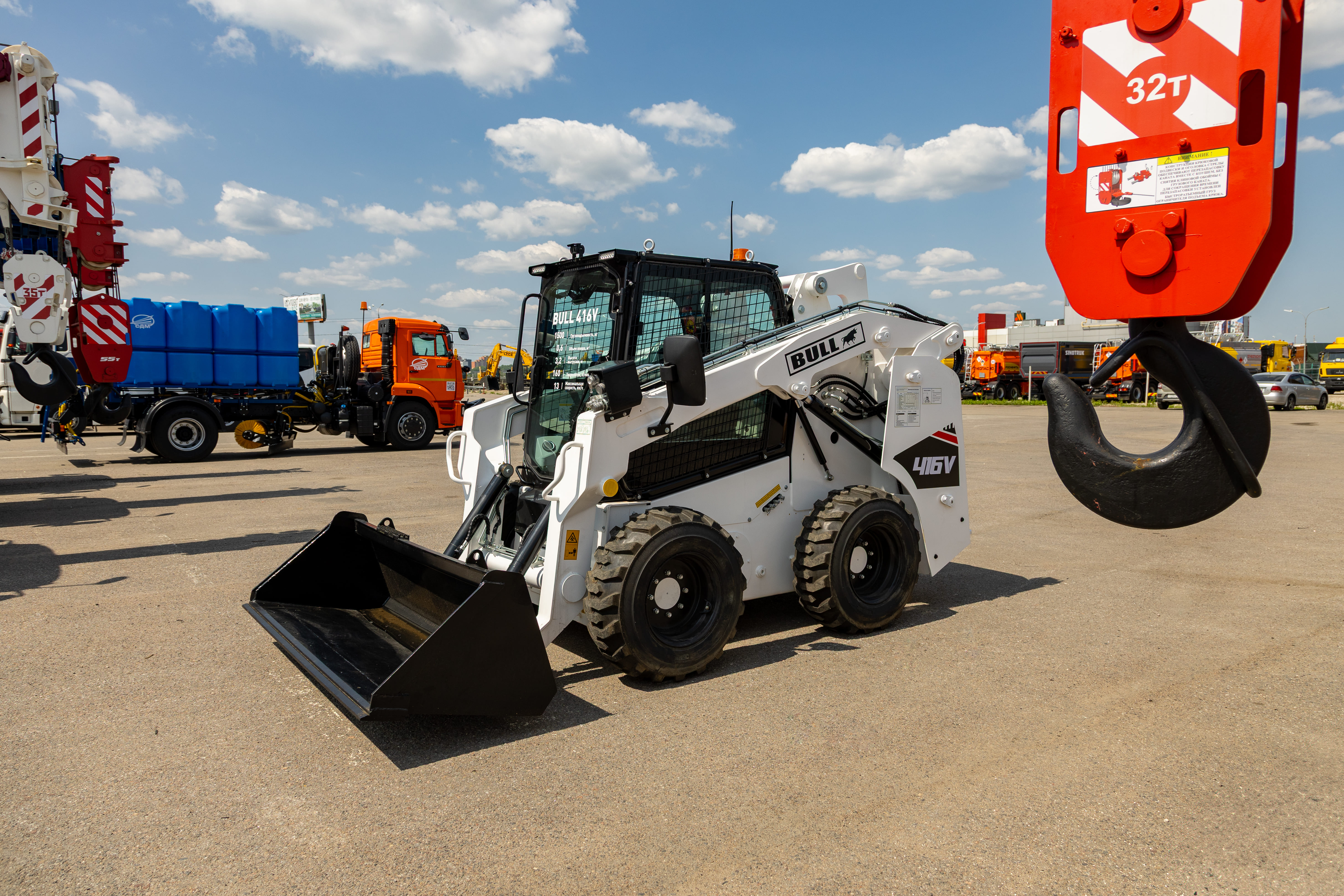 Мини-погрузчик BULL 416V