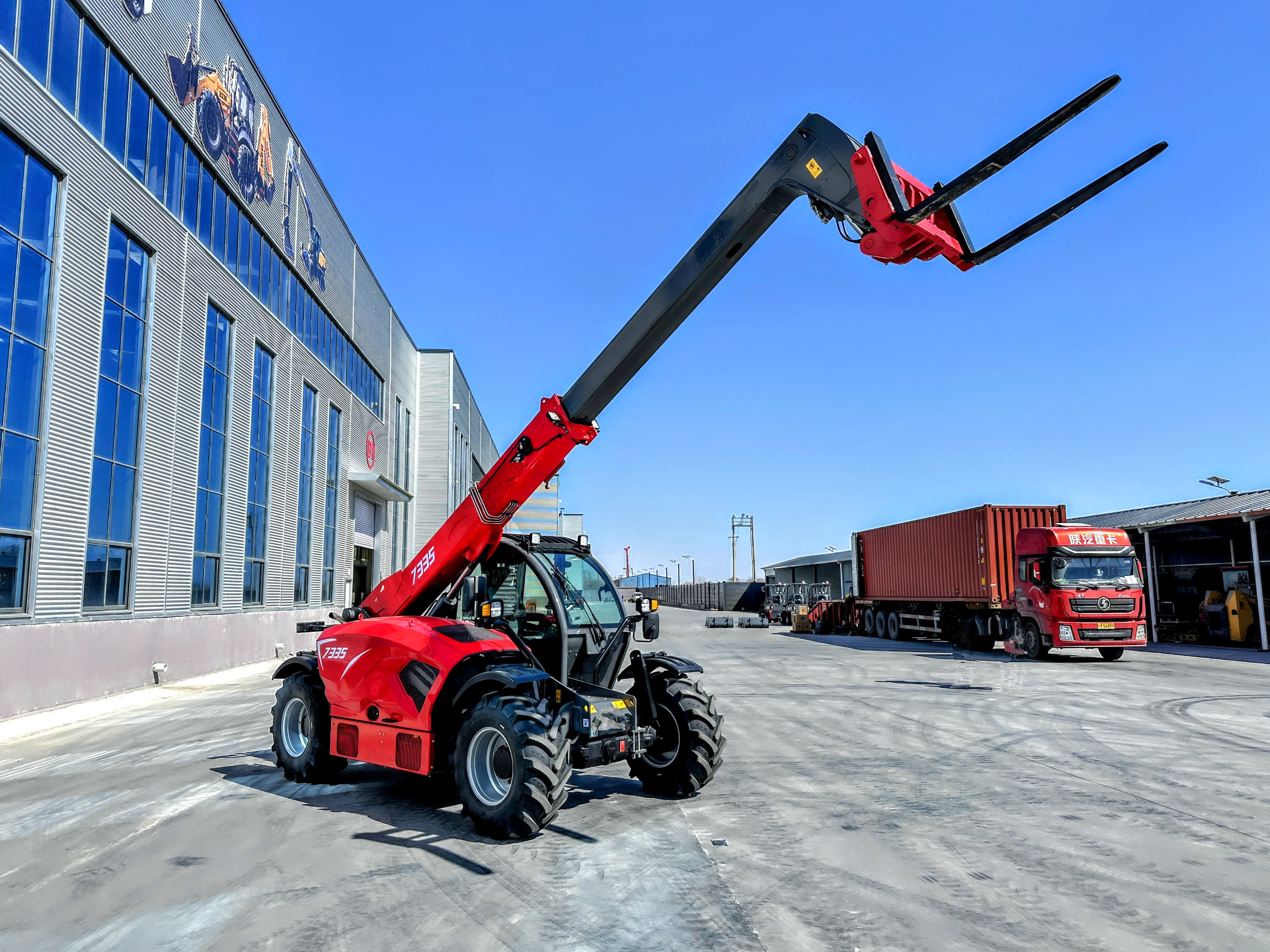 ТЕЛЕСКОПИЧЕСКИЙ ПОГРУЗЧИК BULL TL7035