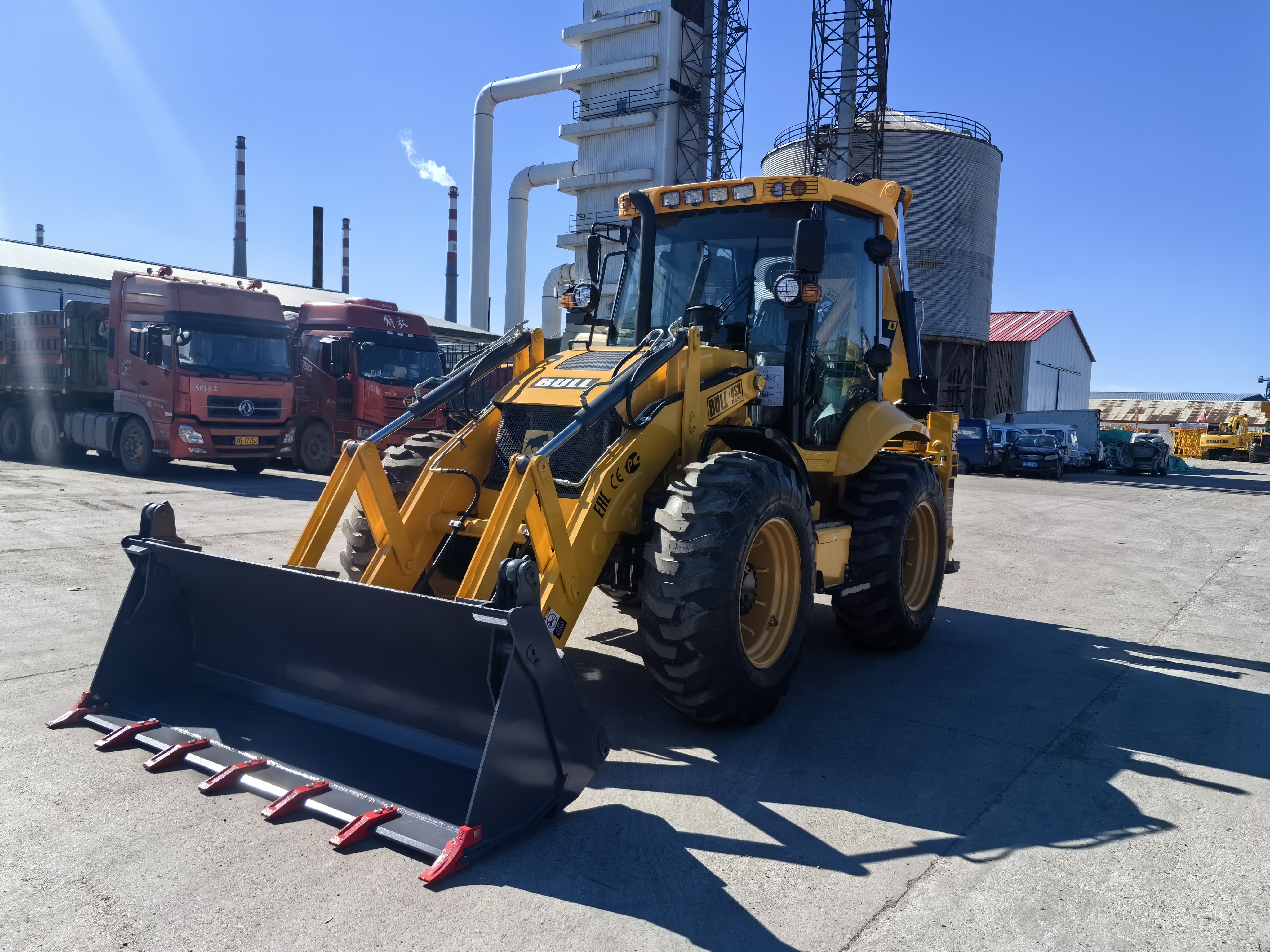 ЭКСКАВАТОР-ПОГРУЗЧИК BULL 4SX-BASE