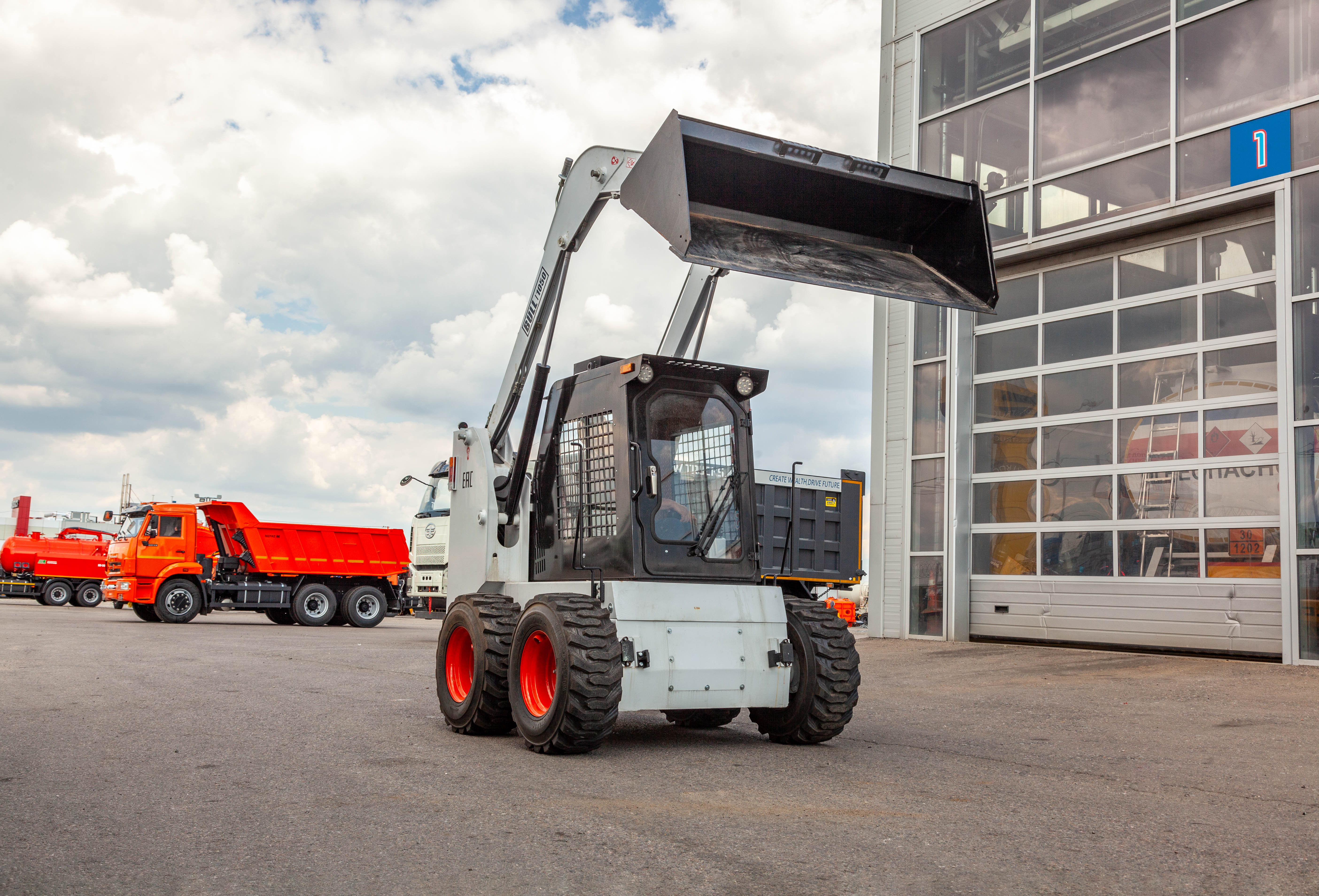 Мини-погрузчик BULL SL1050