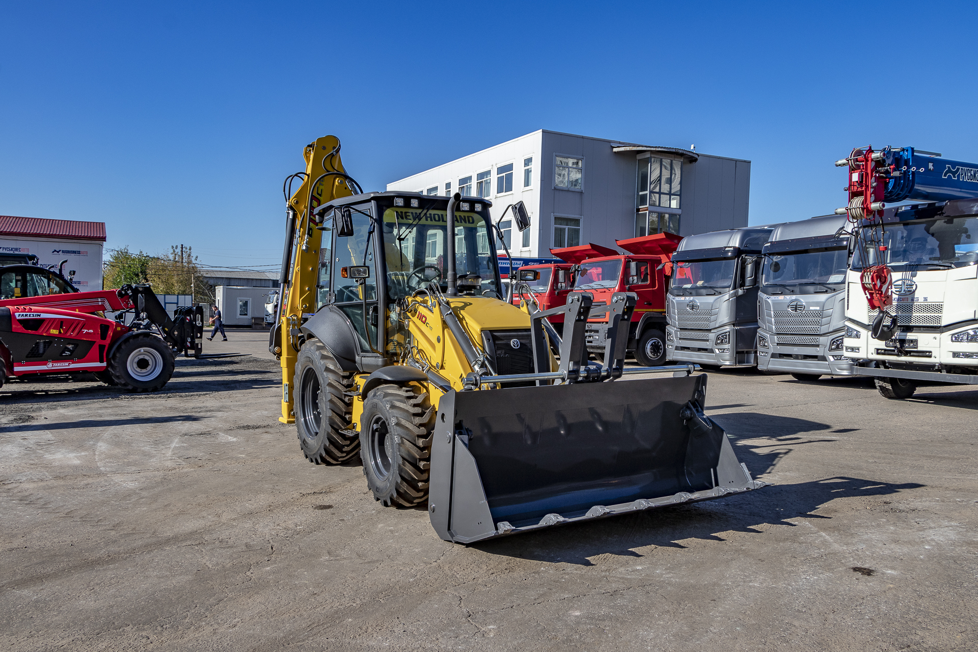 Экскаватор-погрузчик New Holland B110C Performance (рычаги сзади, PowerShuttle, Италия)