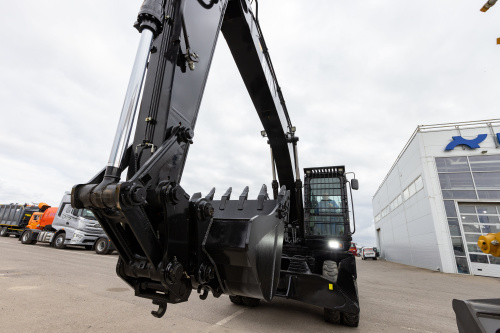 Экскаватор колесный BULL EW210-PLUS Экскаватор колесный BULL EW210-PLUS