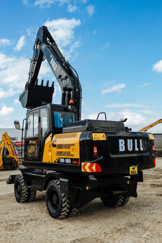 Экскаватор колесный BULL EW180-PLUS Экскаватор колесный BULL EW180-PLUS