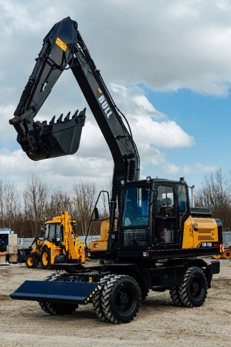 Экскаватор колесный BULL EW180-PLUS Экскаватор колесный BULL EW180-PLUS