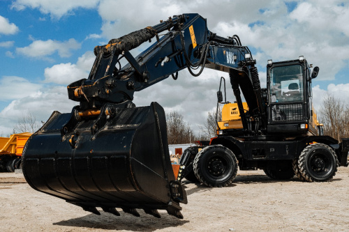 Экскаватор колесный BULL EW180-PLUS Экскаватор колесный BULL EW180-PLUS